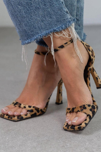 AFRICA | Elegant High Heeled Animal Print Sandals for a Chic and Unique Look
