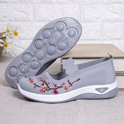 TRACY | ORTHOPAEDIC SLIP-ON SHOES WITH FLOWER EMBROIDERY