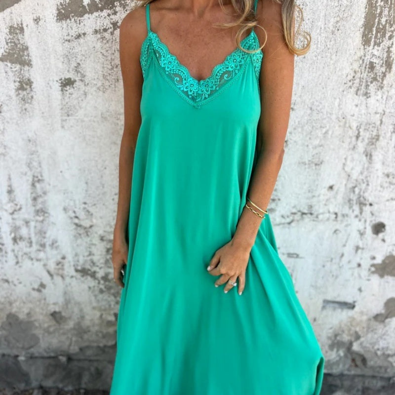 ALEXANDRA | ELEGANT DRESS WITH V-NECK